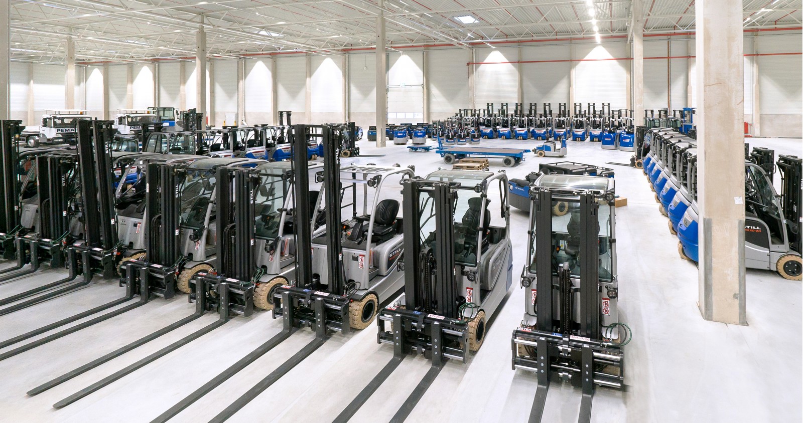 Imperial Logistics STILL - Đội xe nâng điện tại kho phụ tùng BMW